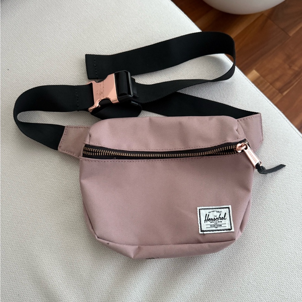 Herschel Supply Co Sixteen Fanny Pack Rose Gold Buckle